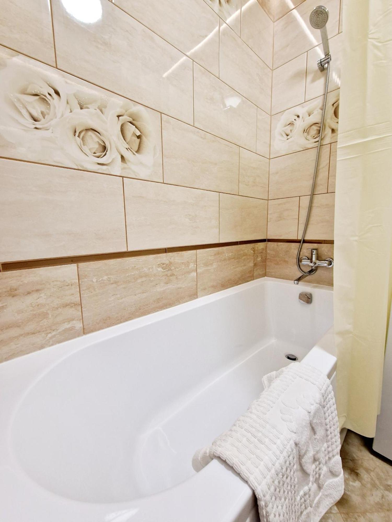 Apartament On Chornovola, 40 Жк "Варварівка" Луцк Экстерьер фото